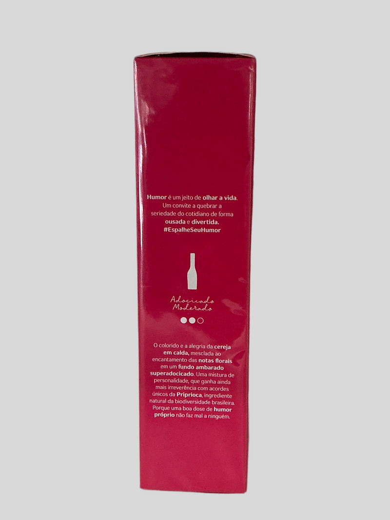 Lateral da caixa do perfume Natura Humor Próprio com a descrição da fragrância