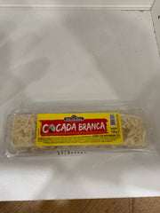 Cocada Branca DaColônia em tablete de 130g na embalagem com rótulo amarelo e vermelho