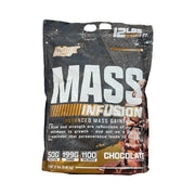 Saco do hipercalórico Nutrex Mass Infusion sabor chocolate, 12 lb (5,45 kg): 50 g de proteína, 199 g de carboidratos e 1.100 calorias por porção